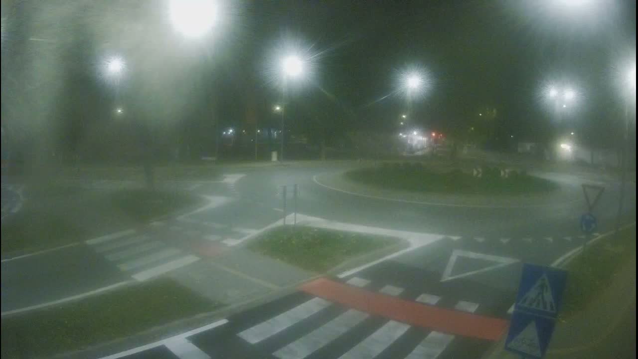 Belišće, Kralija Tomislava/Zeljeznicka/Kardinala Alojzija Stepinca Street Intersection Live Cam - 