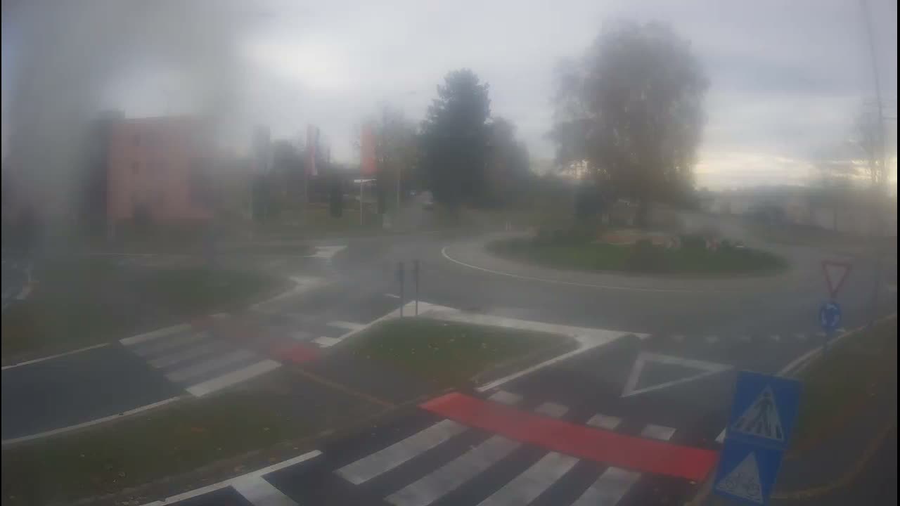 Belišće, Kralija Tomislava/Zeljeznicka/Kardinala Alojzija Stepinca Street Intersection Live Cam - 