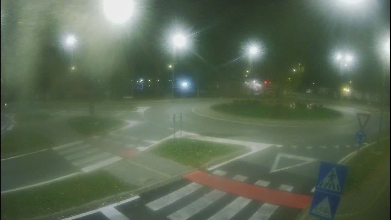 Belišće, Kralija Tomislava/Zeljeznicka/Kardinala Alojzija Stepinca Street Intersection Live Cam - 