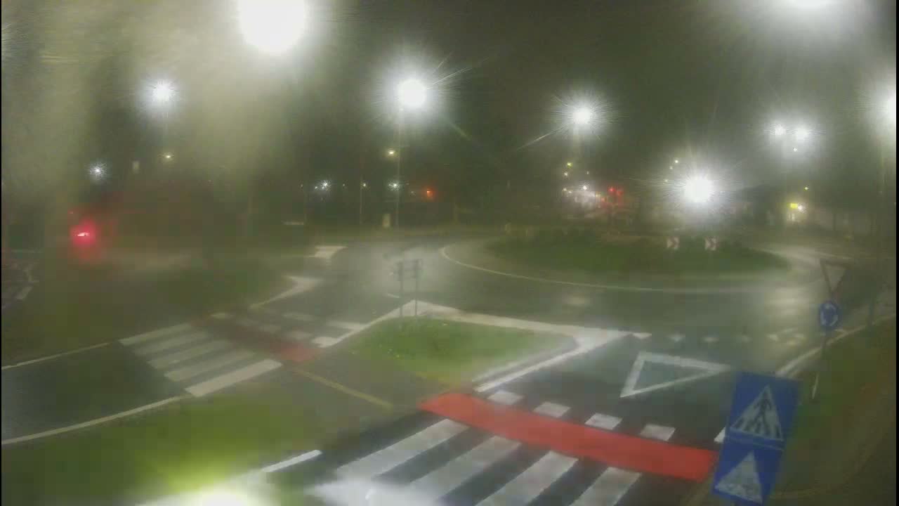 Belišće, Kralija Tomislava/Zeljeznicka/Kardinala Alojzija Stepinca Street Intersection Live Cam - 