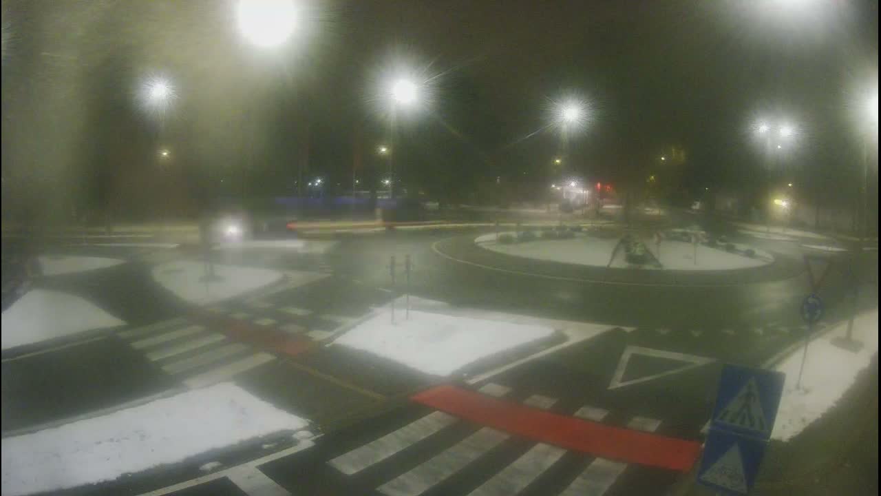 Belišće, Kralija Tomislava/Zeljeznicka/Kardinala Alojzija Stepinca Street Intersection Live Cam - 