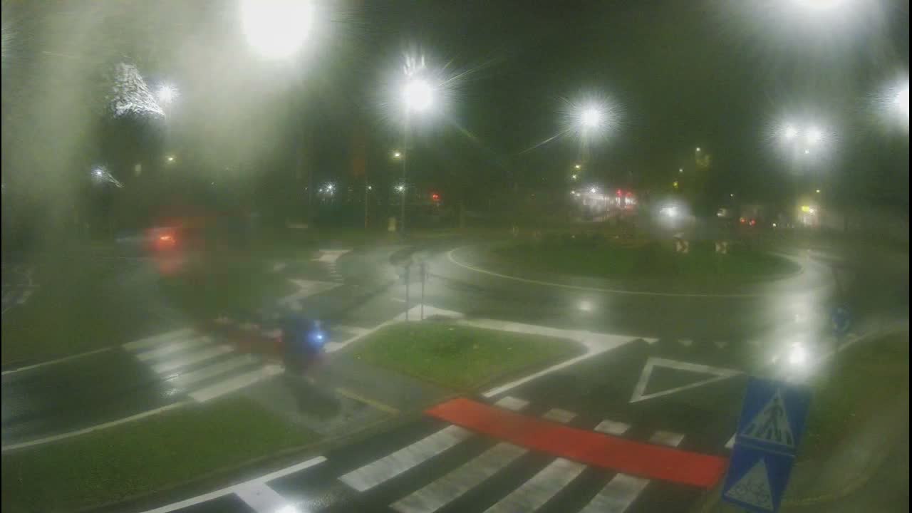 Belišće, Kralija Tomislava/Zeljeznicka/Kardinala Alojzija Stepinca Street Intersection Live Cam - 