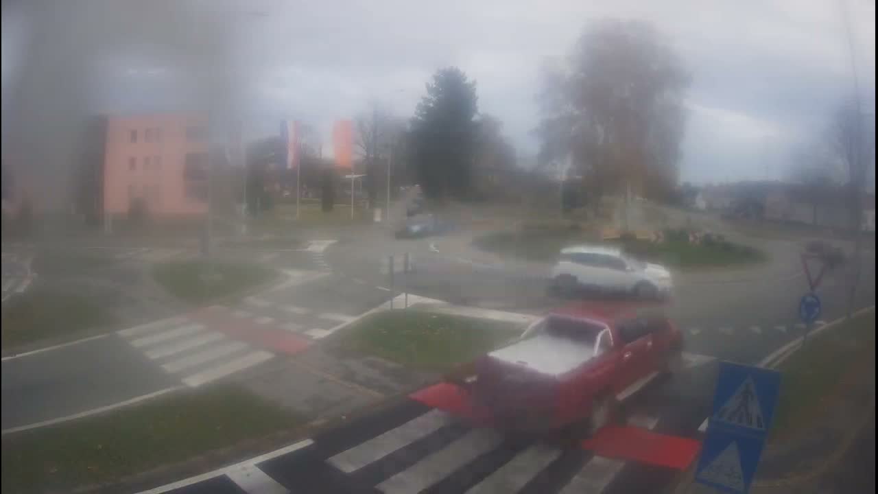 Belišće, Kralija Tomislava/Zeljeznicka/Kardinala Alojzija Stepinca Street Intersection Live Cam - 