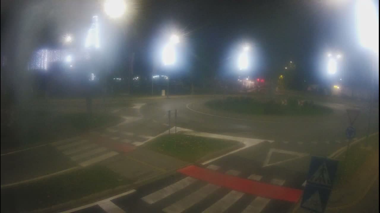 Belišće, Kralija Tomislava/Zeljeznicka/Kardinala Alojzija Stepinca Street Intersection Live Cam - 