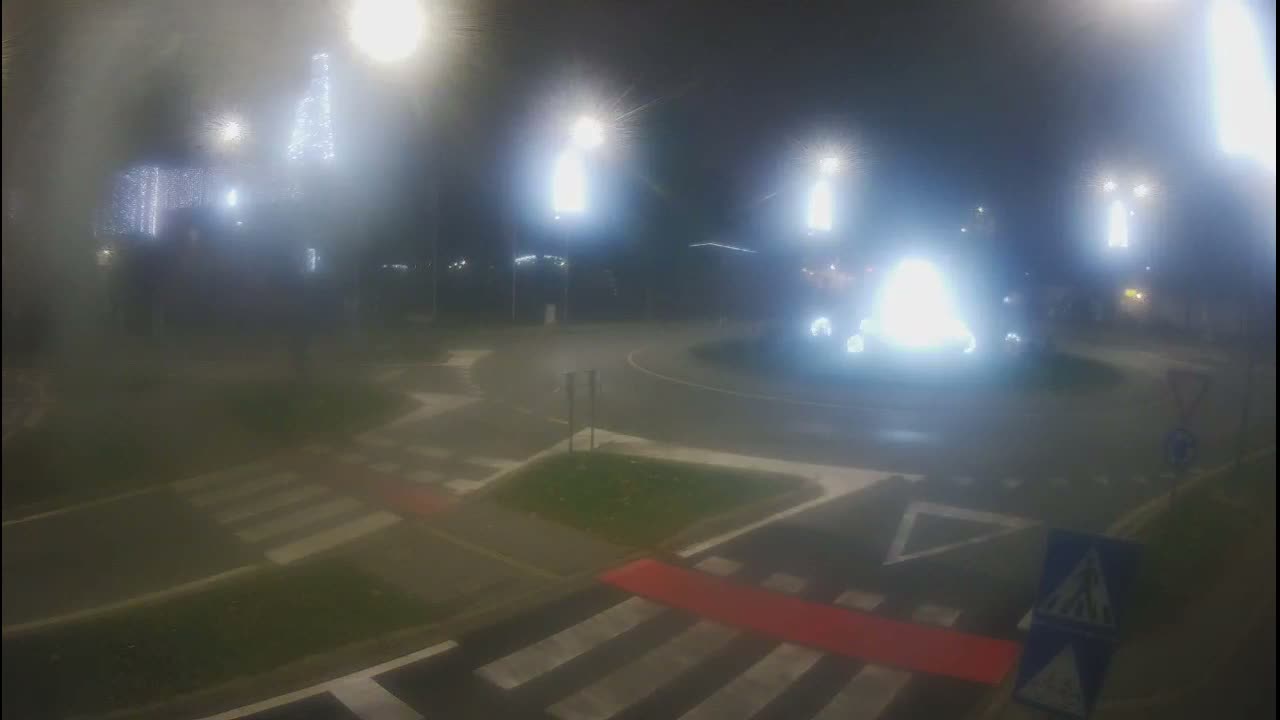 Belišće, Kralija Tomislava/Zeljeznicka/Kardinala Alojzija Stepinca Street Intersection Live Cam - 
