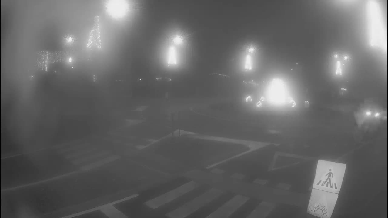 Belišće, Kralija Tomislava/Zeljeznicka/Kardinala Alojzija Stepinca Street Intersection Live Cam - 