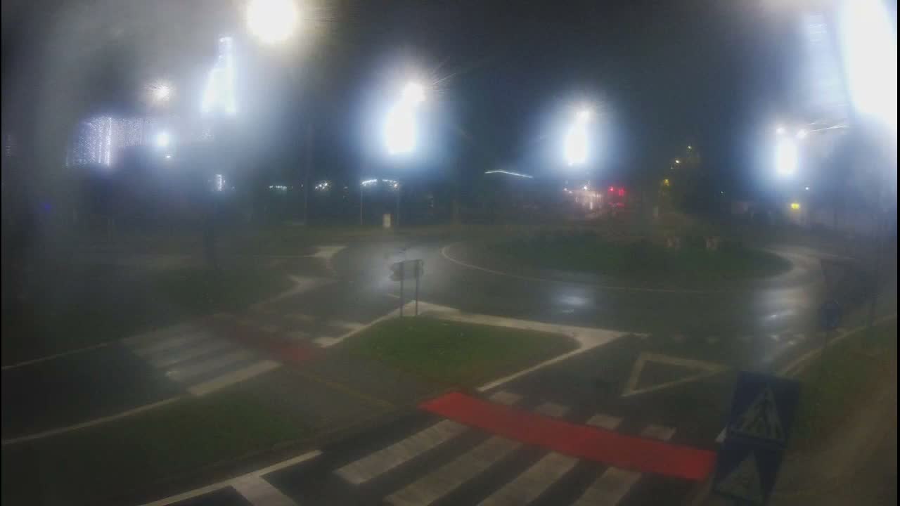 Belišće, Kralija Tomislava/Zeljeznicka/Kardinala Alojzija Stepinca Street Intersection Live Cam - 