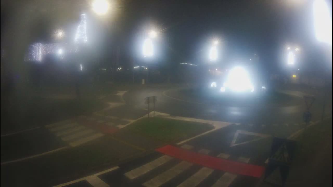 Belišće, Kralija Tomislava/Zeljeznicka/Kardinala Alojzija Stepinca Street Intersection Live Cam - 