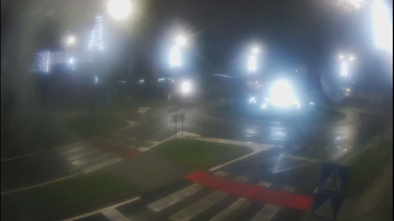 Belišće, Kralija Tomislava/Zeljeznicka/Kardinala Alojzija Stepinca Street Intersection Live Cam - 