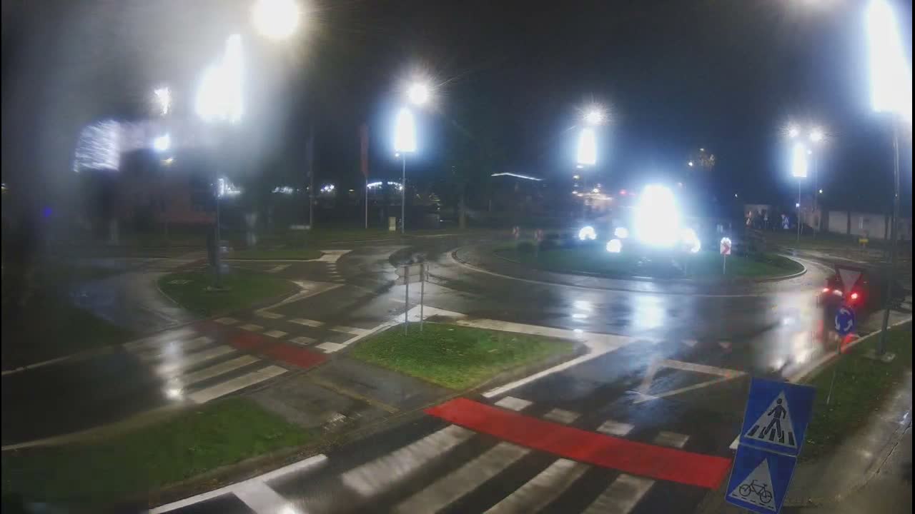 Belišće, Kralija Tomislava/Zeljeznicka/Kardinala Alojzija Stepinca Street Intersection Live Cam - 