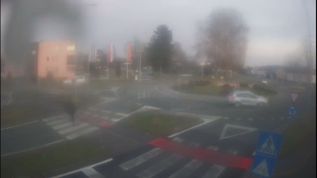 Belišće, Kralija Tomislava/Zeljeznicka/Kardinala Alojzija Stepinca Street Intersection Live Cam - 