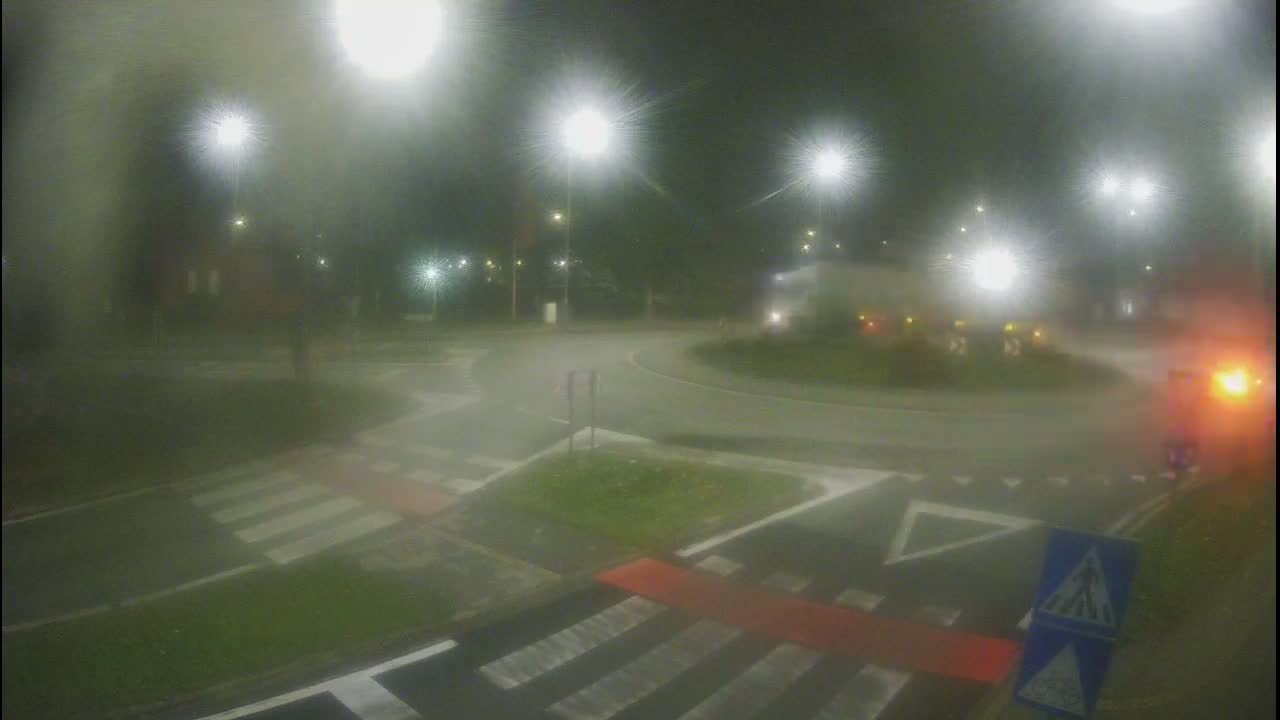 Belišće, Kralija Tomislava/Zeljeznicka/Kardinala Alojzija Stepinca Street Intersection Live Cam - 