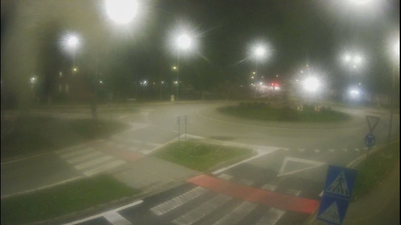 Belišće, Kralija Tomislava/Zeljeznicka/Kardinala Alojzija Stepinca Street Intersection Live Cam - 