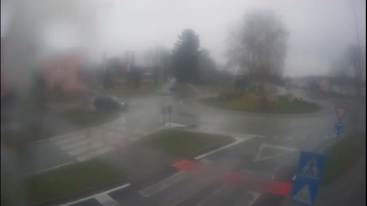 Belišće, Kralija Tomislava/Zeljeznicka/Kardinala Alojzija Stepinca Street Intersection Live Cam - 