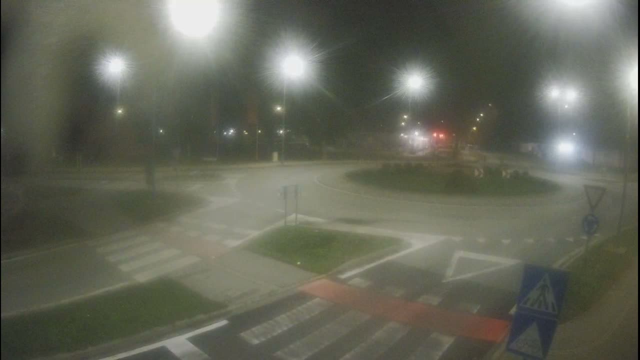 Belišće, Kralija Tomislava/Zeljeznicka/Kardinala Alojzija Stepinca Street Intersection Live Cam - 