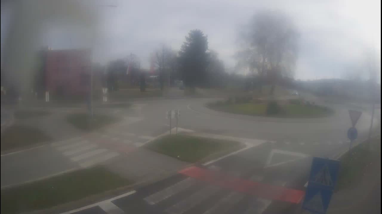 Belišće, Kralija Tomislava/Zeljeznicka/Kardinala Alojzija Stepinca Street Intersection Live Cam - 