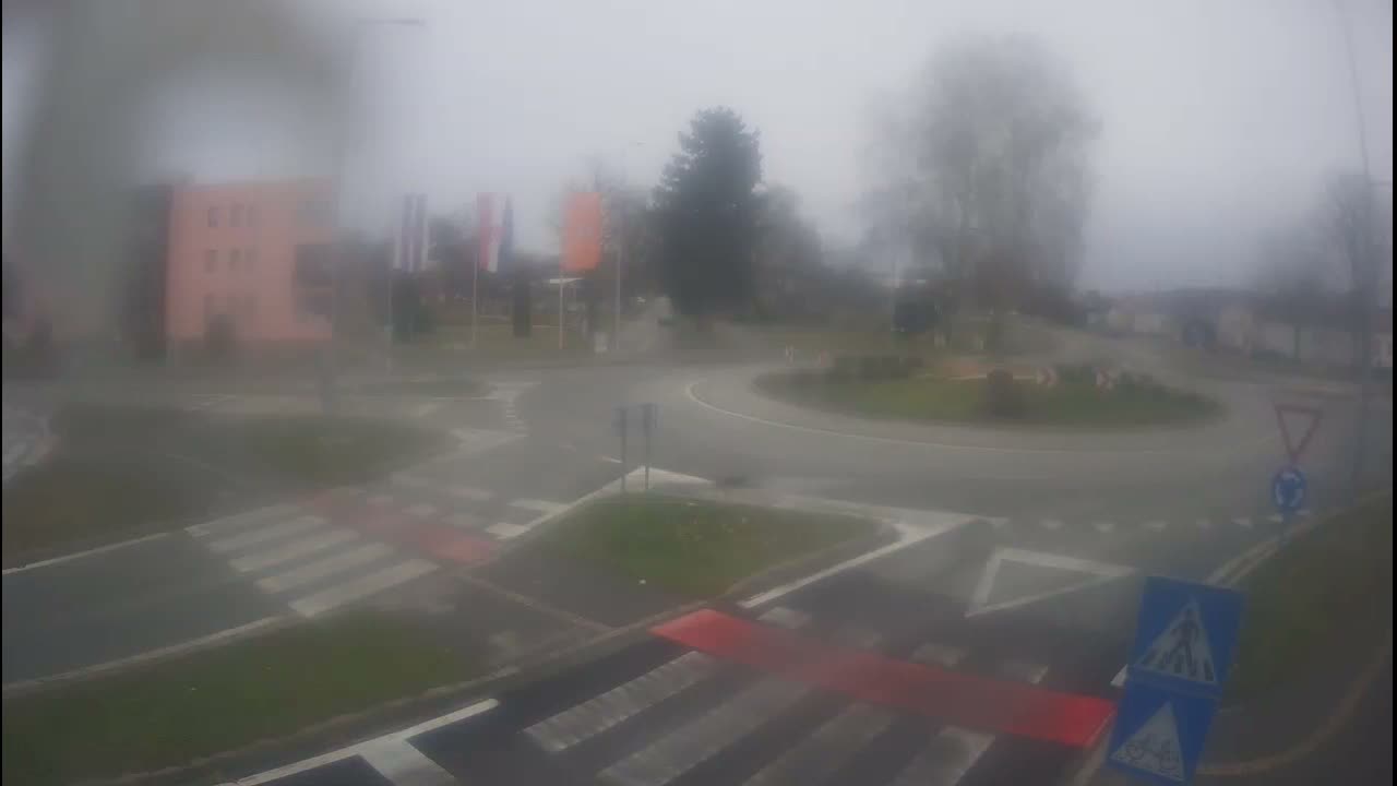 Belišće, Kralija Tomislava/Zeljeznicka/Kardinala Alojzija Stepinca Street Intersection Live Cam - 