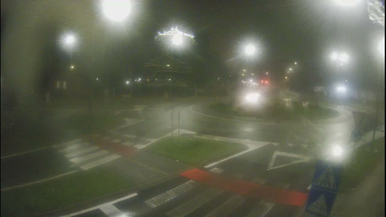 Belišće, Kralija Tomislava/Zeljeznicka/Kardinala Alojzija Stepinca Street Intersection Live Cam - 