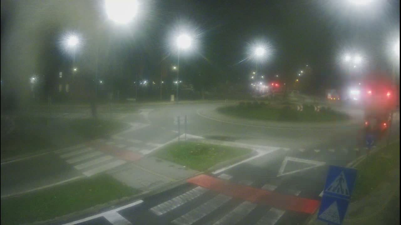 Belišće, Kralija Tomislava/Zeljeznicka/Kardinala Alojzija Stepinca Street Intersection Live Cam - 