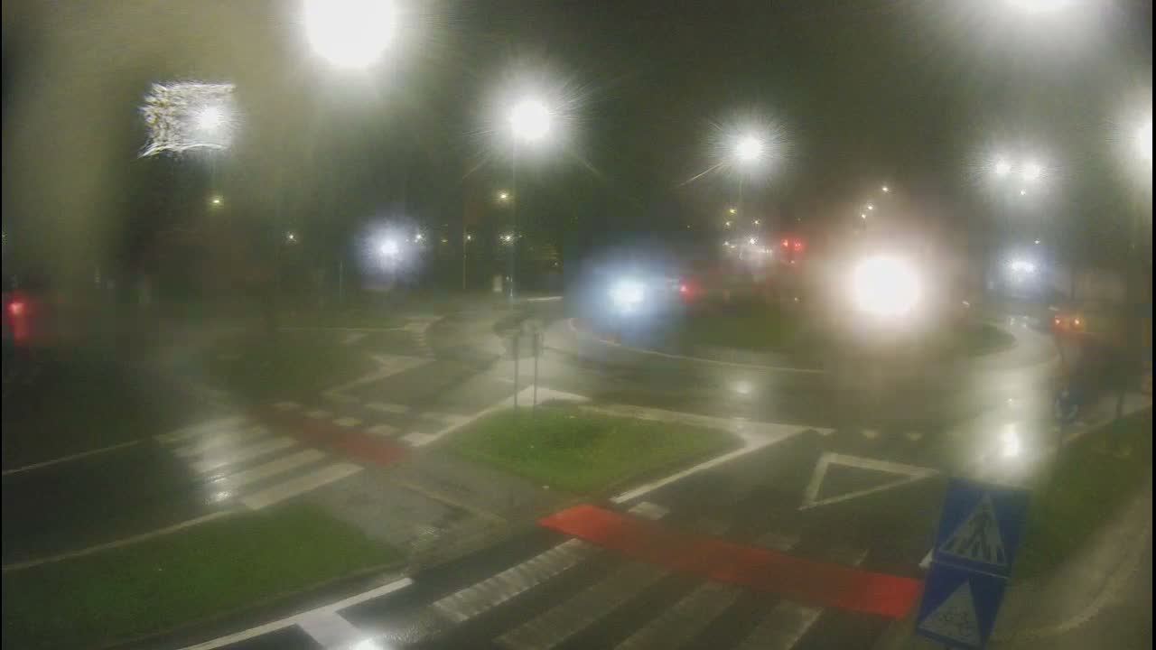 Belišće, Kralija Tomislava/Zeljeznicka/Kardinala Alojzija Stepinca Street Intersection Live Cam - 
