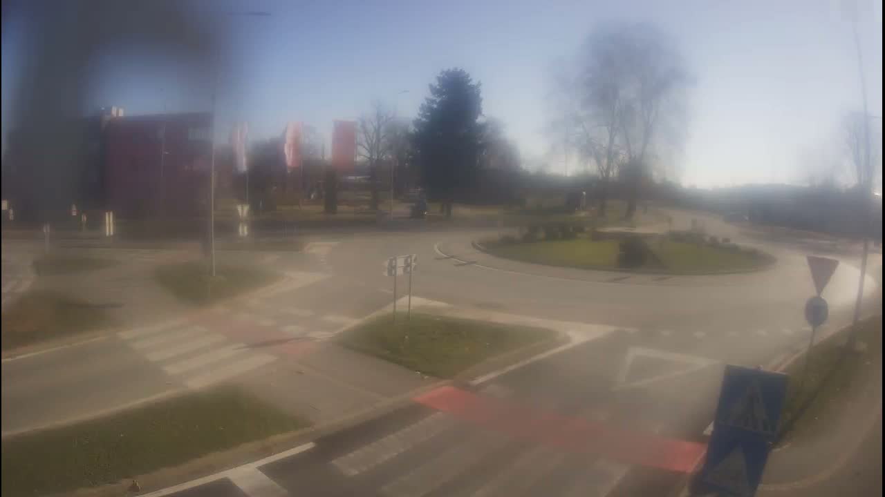 Belišće, Kralija Tomislava/Zeljeznicka/Kardinala Alojzija Stepinca Street Intersection Live Cam - 