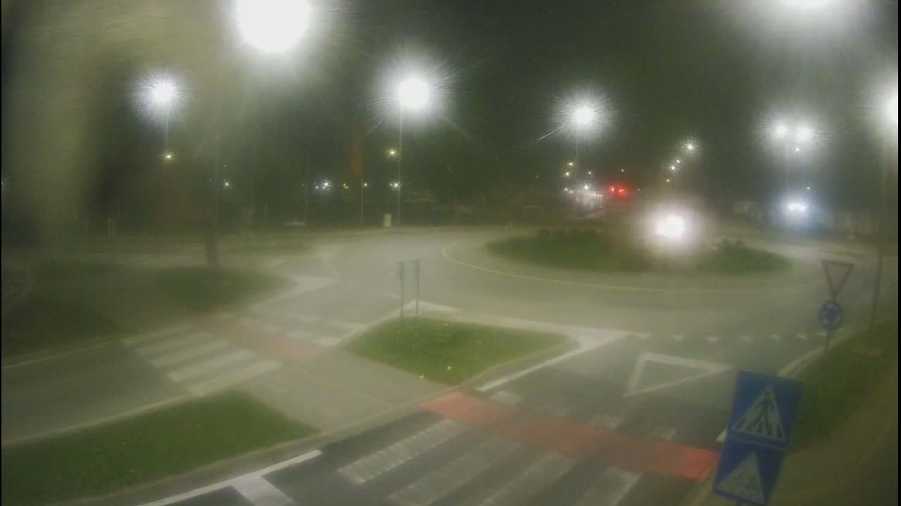 Belišće, Kralija Tomislava/Zeljeznicka/Kardinala Alojzija Stepinca Street Intersection Live Cam - 