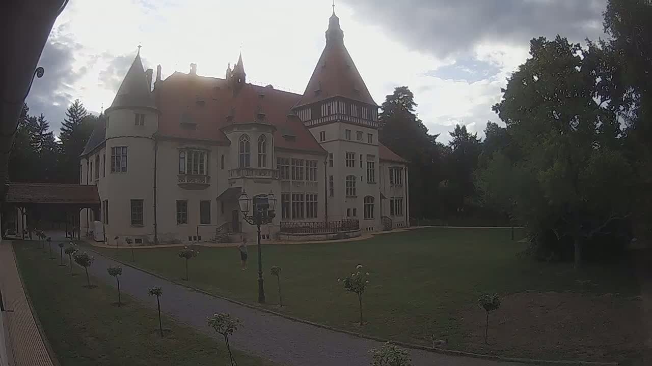 Donji Miholjac,  Dvorac Mailáth Chateau Live Cam - Donji Miholjac, Grad Donji Miholijac, Osijek-Baranja, Croatia