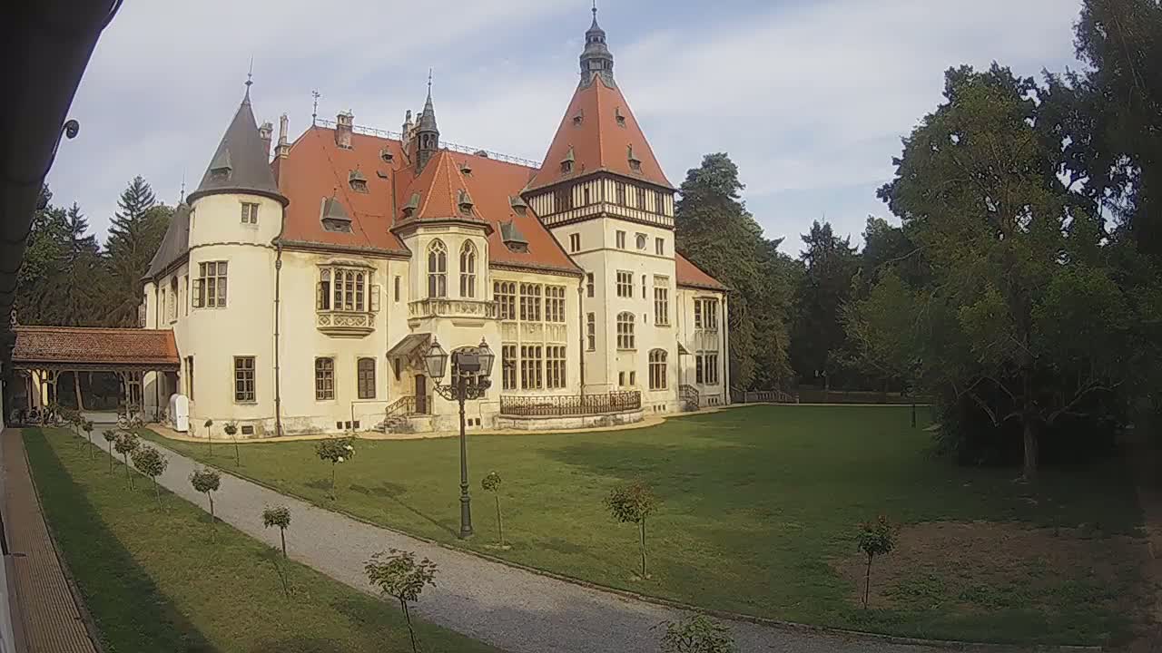 Donji Miholjac,  Dvorac Mailáth Chateau Live Cam - Donji Miholjac, Grad Donji Miholijac, Osijek-Baranja, Croatia