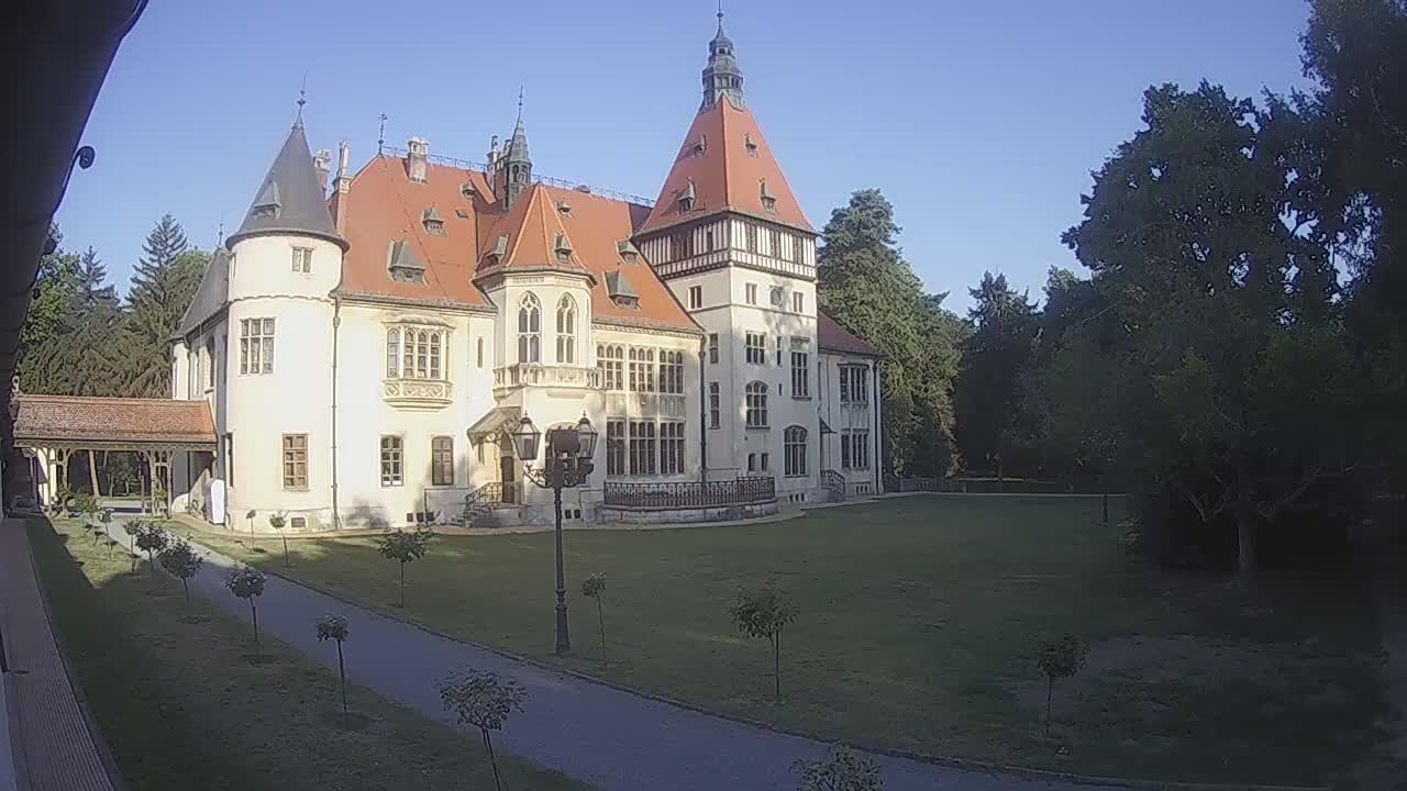 Donji Miholjac,  Dvorac Mailáth Chateau Live Cam - Donji Miholjac, Grad Donji Miholijac, Osijek-Baranja, Croatia