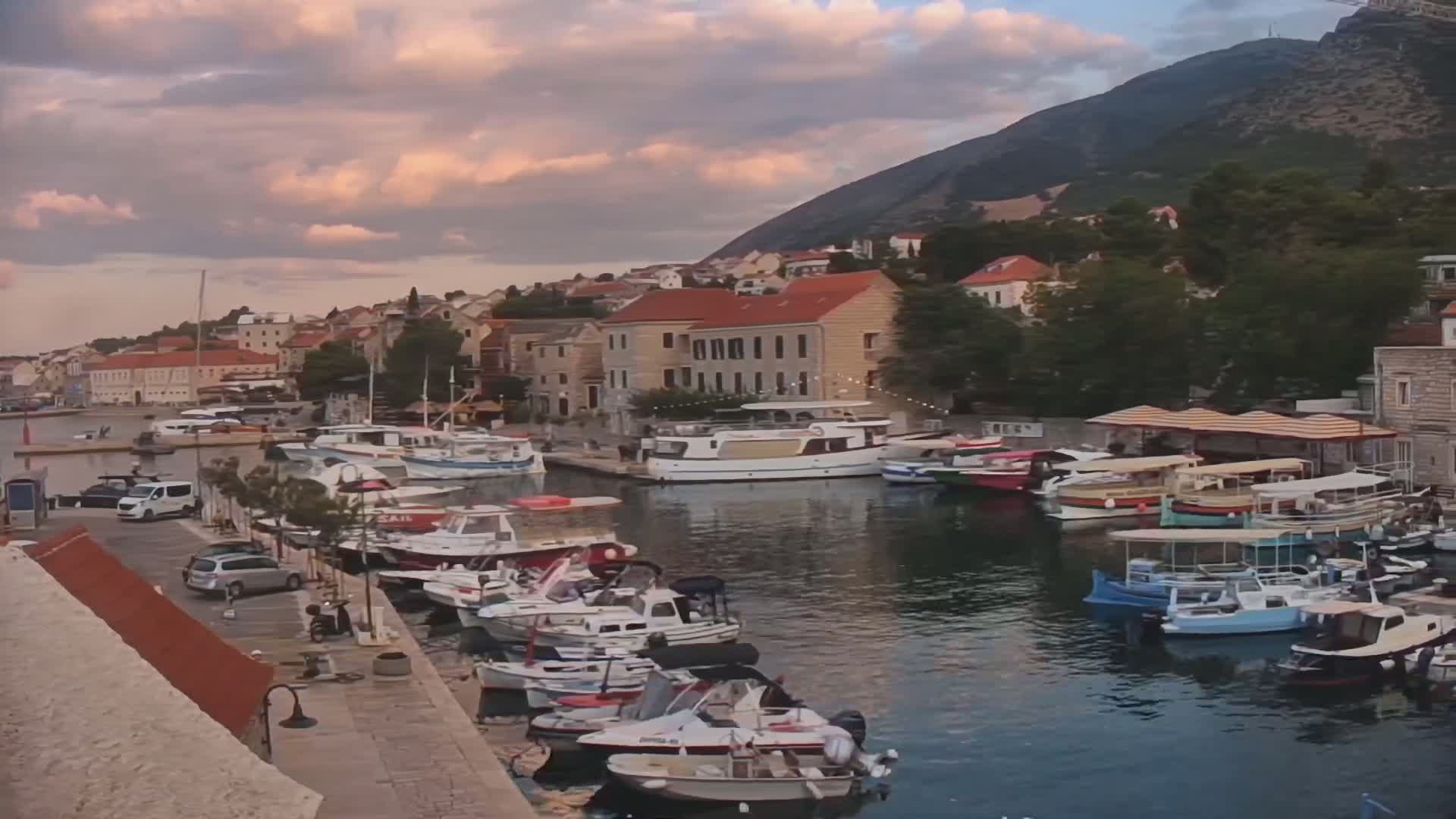 Otok  Brač Island, Bol Village & Adriatic Coast Live Cam - Bol, Brac Island, Split-Dalmatia, Croatia