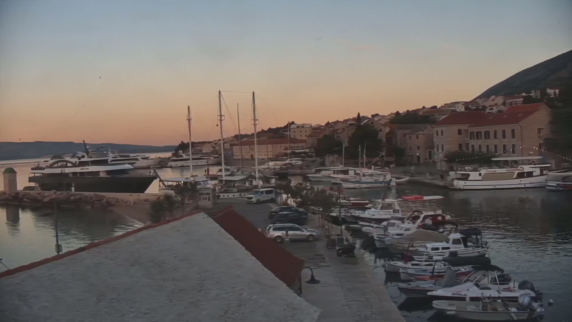 Otok  Brač Island, Bol Village & Adriatic Coast Live Cam - Bol, Brac Island, Split-Dalmatia, Croatia