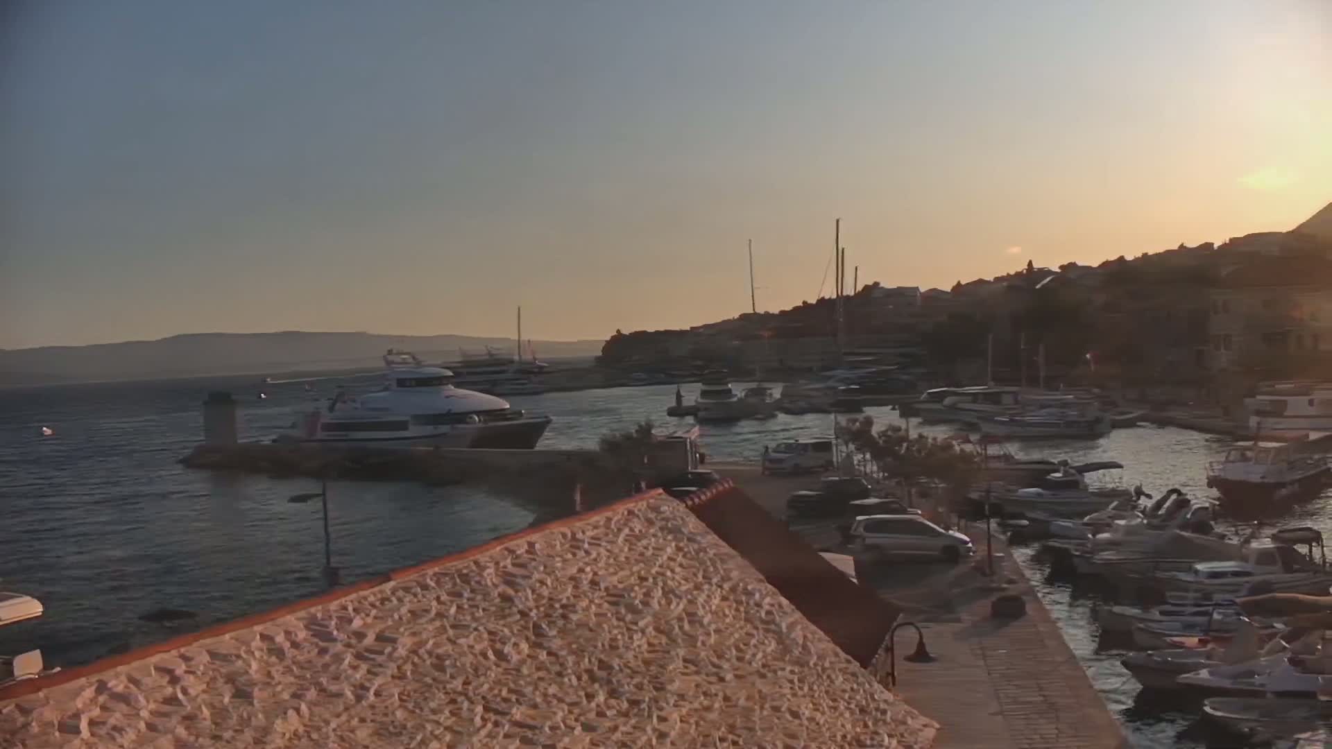 Otok  Brač Island, Bol Village & Adriatic Coast Live Cam - Bol, Brac Island, Split-Dalmatia, Croatia