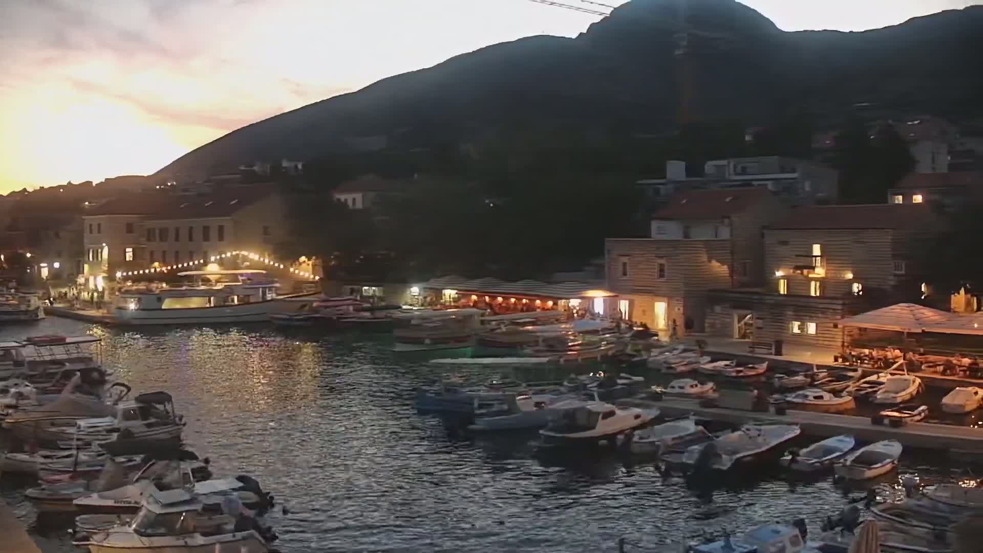 Otok  Brač Island, Bol Village & Adriatic Coast Live Cam - Bol, Brac Island, Split-Dalmatia, Croatia