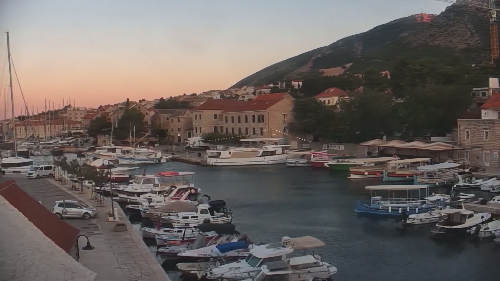 Otok  Brač Island, Bol Village & Adriatic Coast Live Cam - Bol, Brac Island, Split-Dalmatia, Croatia