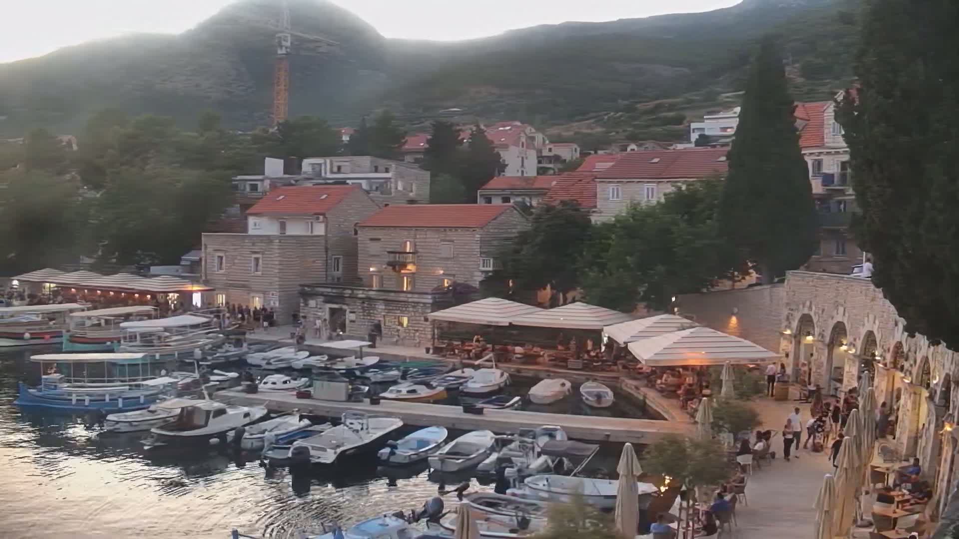 Otok  Brač Island, Bol Village & Adriatic Coast Live Cam - Bol, Brac Island, Split-Dalmatia, Croatia