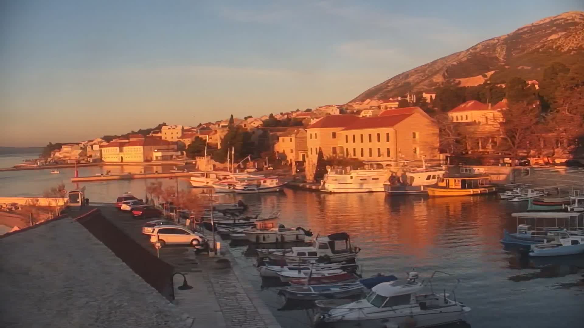 Otok  Brač Island, Bol Village & Adriatic Coast Live Cam - Bol, Brac Island, Split-Dalmatia, Croatia