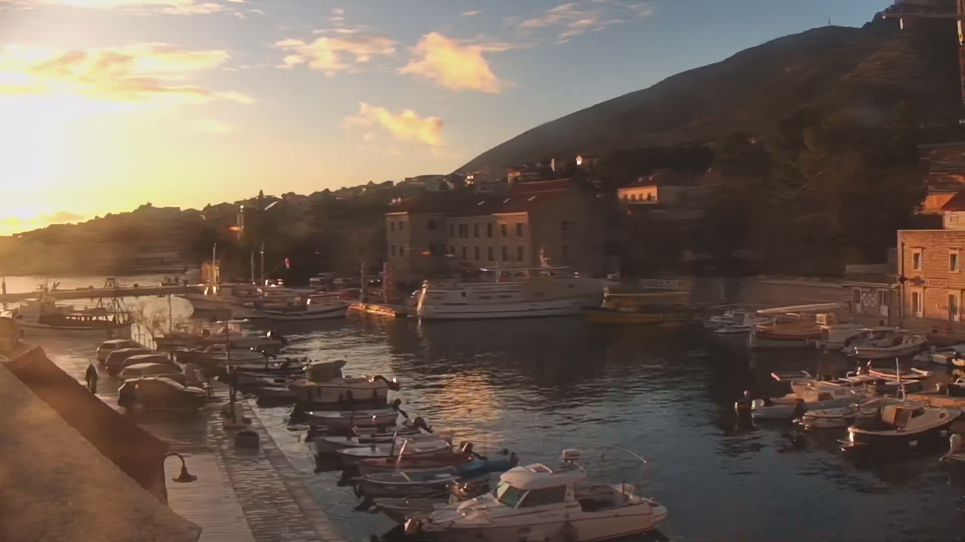 Otok  Brač Island, Bol Village & Adriatic Coast Live Cam - Bol, Brac Island, Split-Dalmatia, Croatia