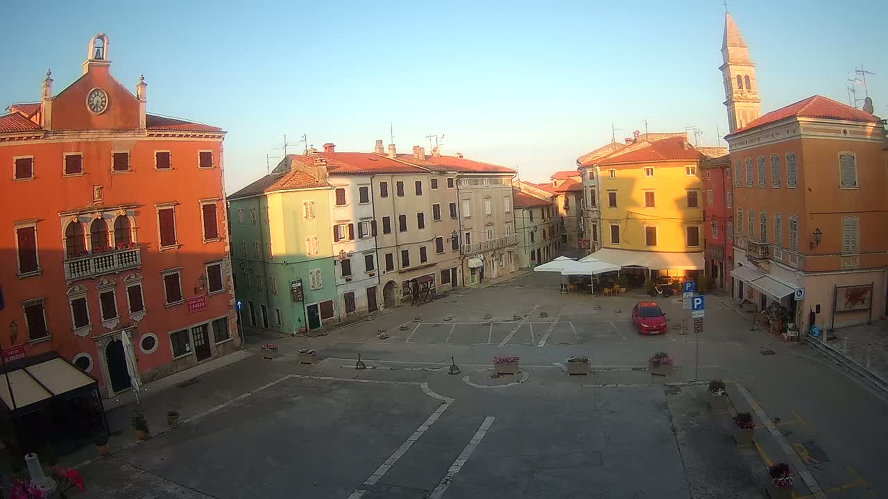 Vodnjan Dignano, Narodni Trg (People's Square) Live Cam - Vodnjan, Istria, Croatia