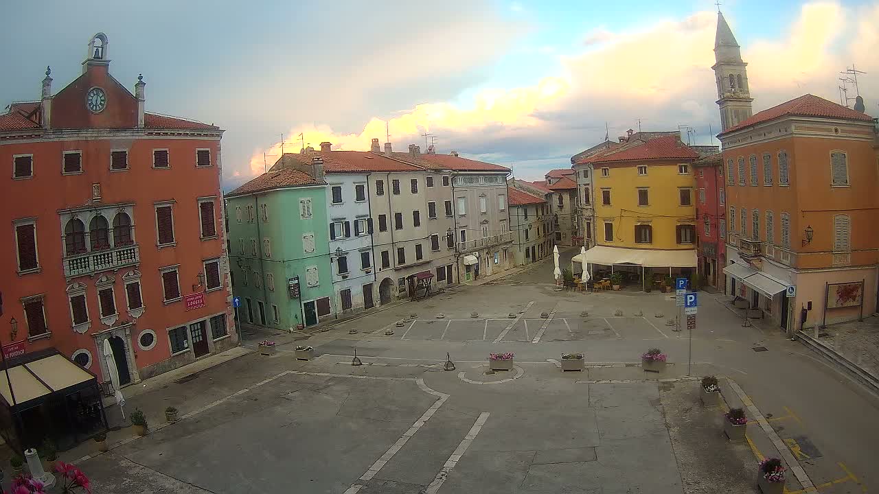 Vodnjan Dignano, Narodni Trg (People's Square) Live Cam - Vodnjan, Istria, Croatia