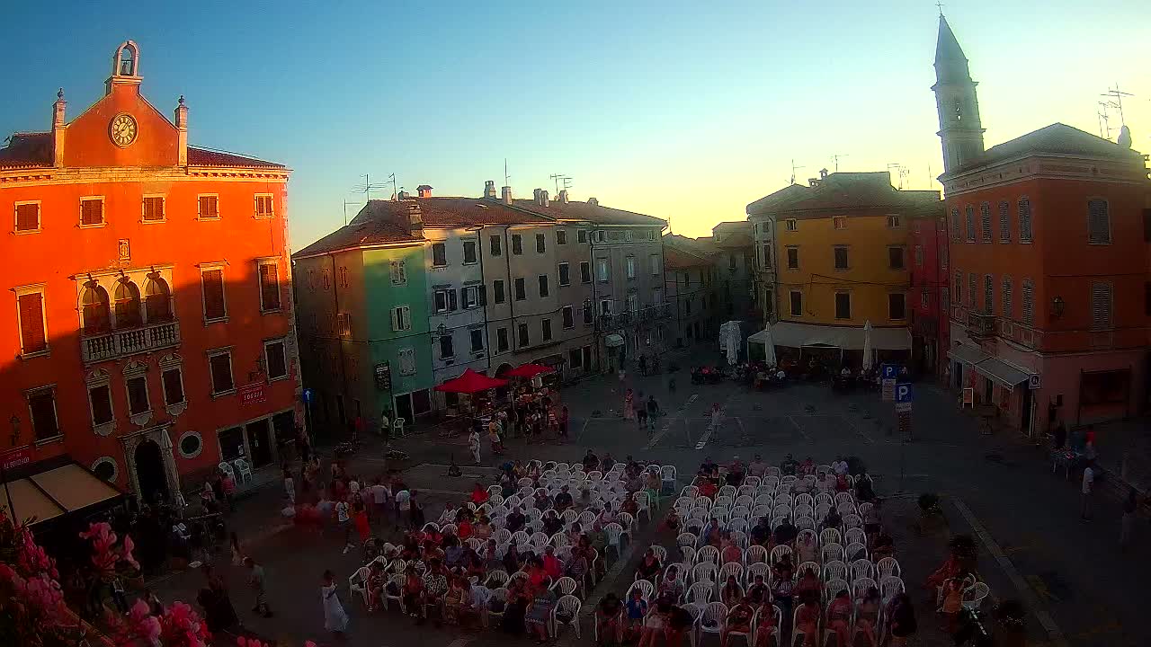 Vodnjan Dignano, Narodni Trg (People's Square) Live Cam - Vodnjan, Istria, Croatia