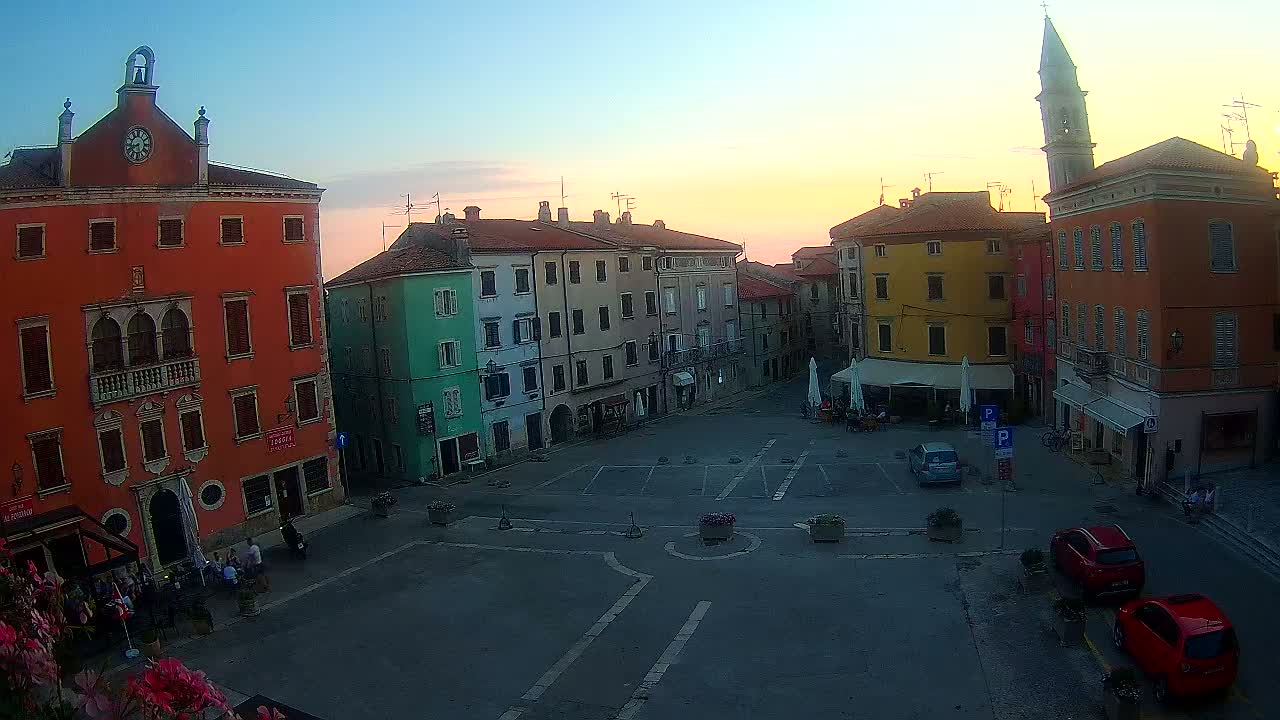 Vodnjan Dignano, Narodni Trg (People's Square) Live Cam - Vodnjan, Istria, Croatia