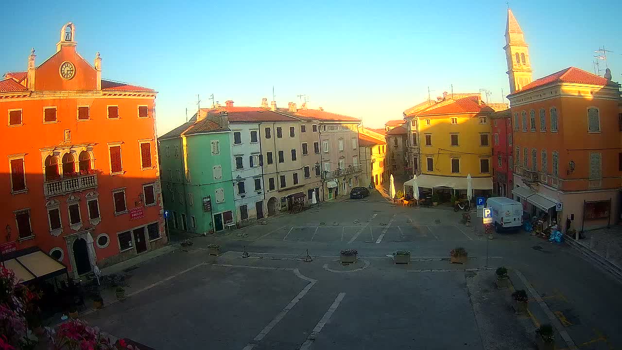 Vodnjan Dignano, Narodni Trg (People's Square) Live Cam - Vodnjan, Istria, Croatia