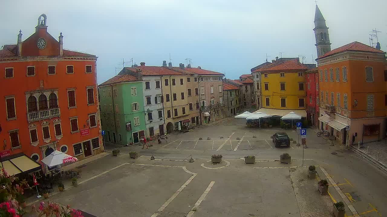 Vodnjan Dignano, Narodni Trg (People's Square) Live Cam - Vodnjan, Istria, Croatia