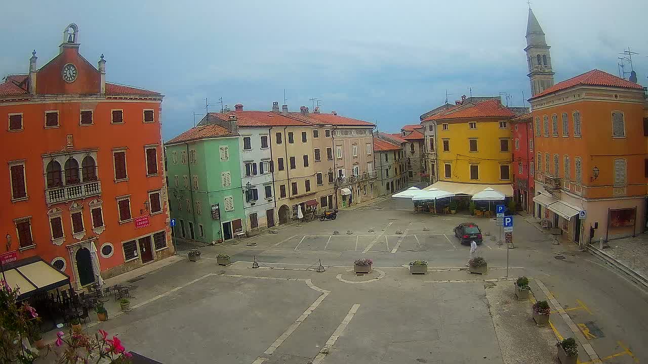 Vodnjan Dignano, Narodni Trg (People's Square) Live Cam - Vodnjan, Istria, Croatia