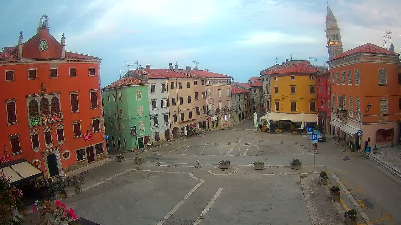 Vodnjan Dignano, Narodni Trg (People's Square) Live Cam - Vodnjan, Istria, Croatia