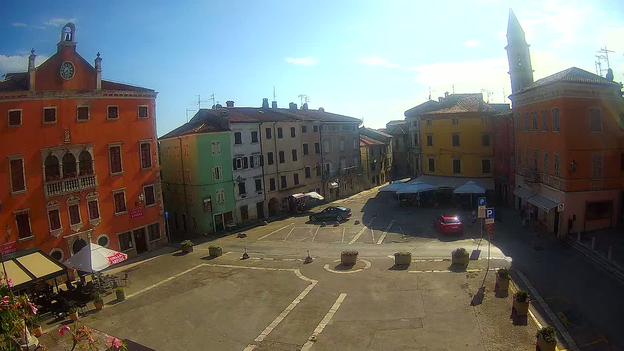 Vodnjan Dignano, Narodni Trg (People's Square) Live Cam - Vodnjan, Istria, Croatia