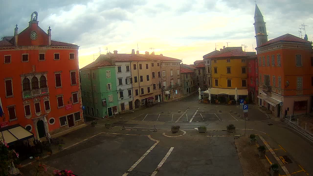 Vodnjan Dignano, Narodni Trg (People's Square) Live Cam - Vodnjan, Istria, Croatia