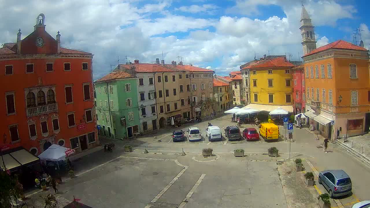 Vodnjan Dignano, Narodni Trg (People's Square) Live Cam - Vodnjan, Istria, Croatia