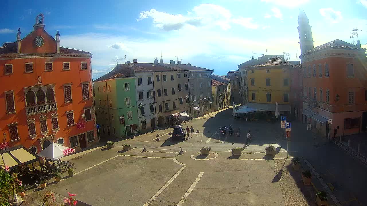 Vodnjan Dignano, Narodni Trg (People's Square) Live Cam - Vodnjan, Istria, Croatia