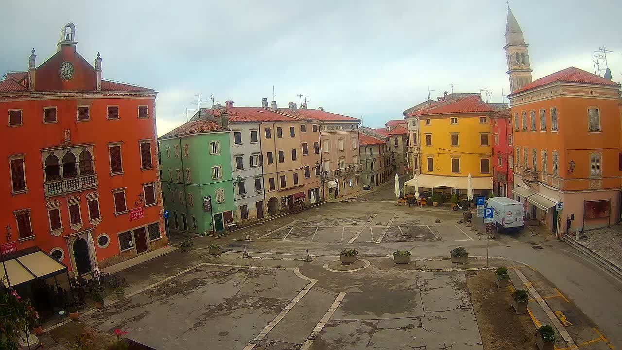 Vodnjan Dignano, Narodni Trg (People's Square) Live Cam - Vodnjan, Istria, Croatia